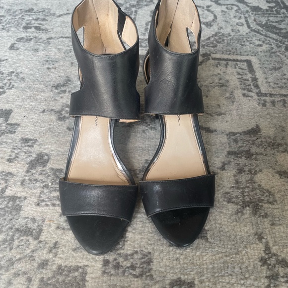 Black Jessica Simpson leather heels, size 8 - Picture 4 of 9